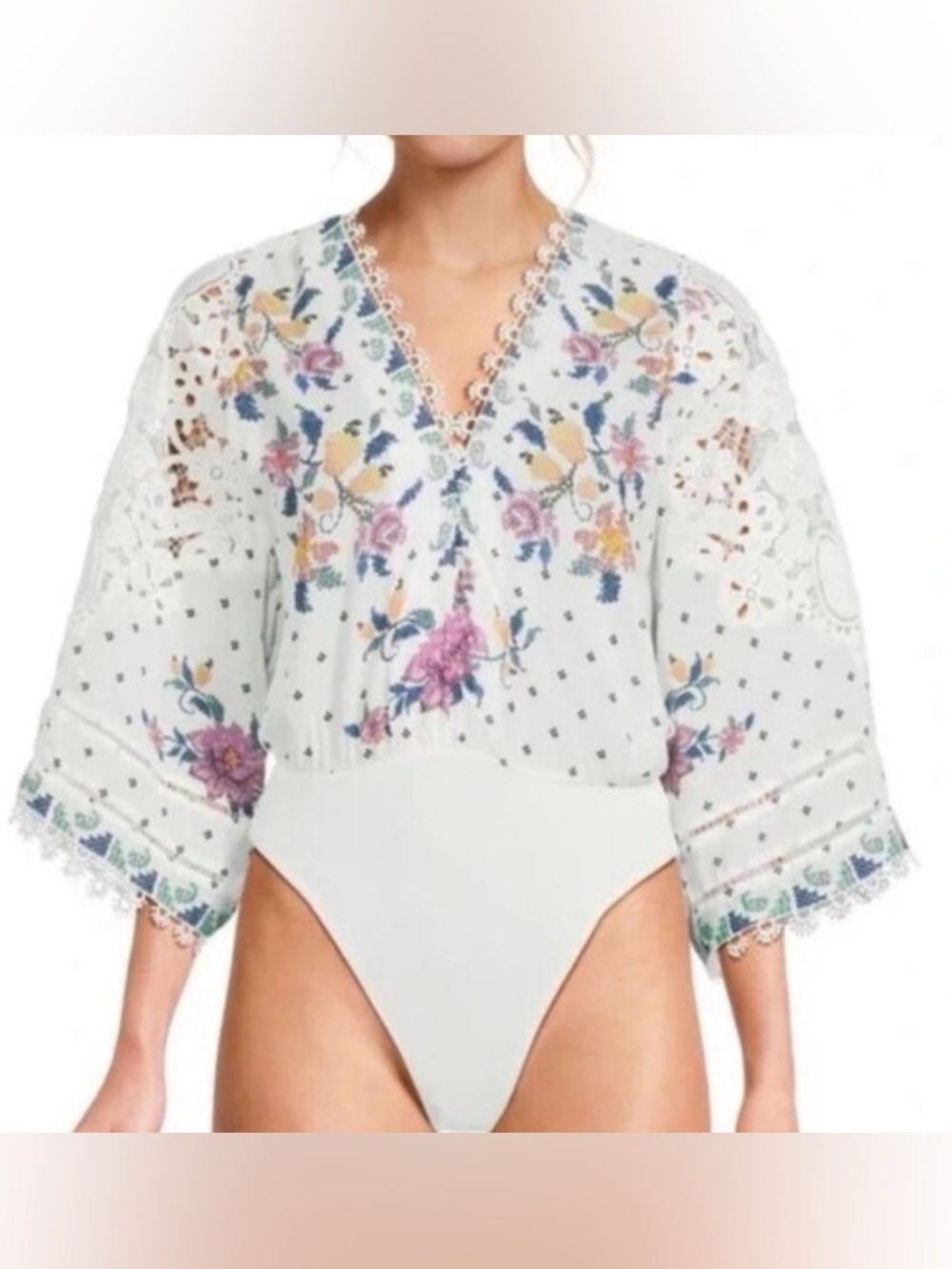 FARM Rio White Floral Embroidered V-Neck Lace-Trim Bodysuit